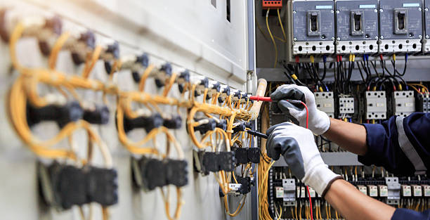 Professional Electrician technician working in Lovington, IL